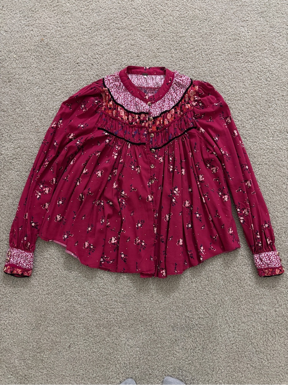 Women’s Ruffle Collar Blouse